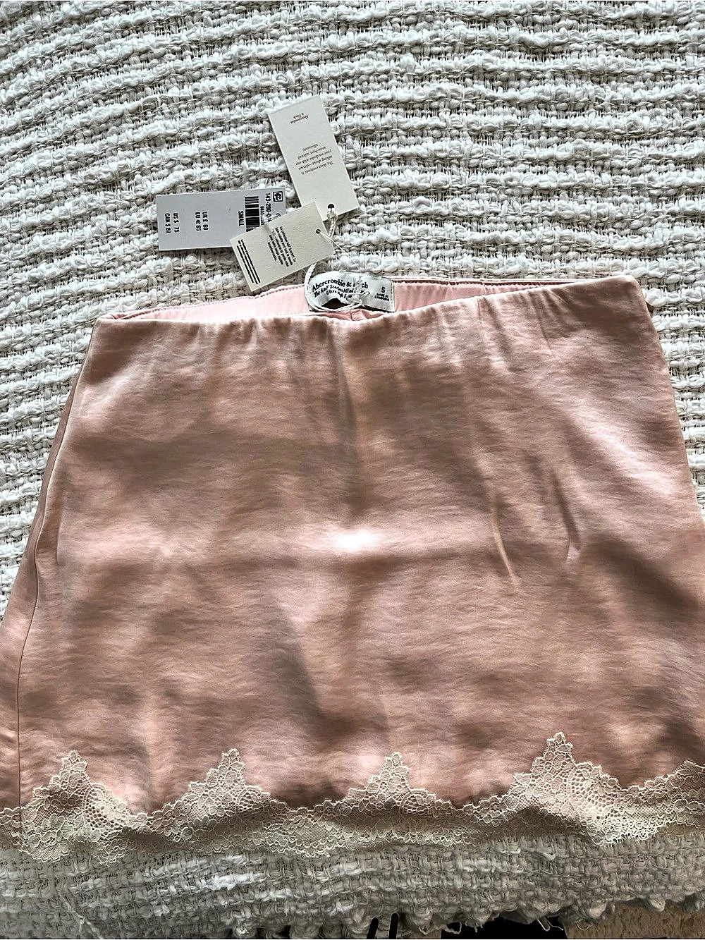 NWT The A&F Collection mini skirt in pink lace-trim
